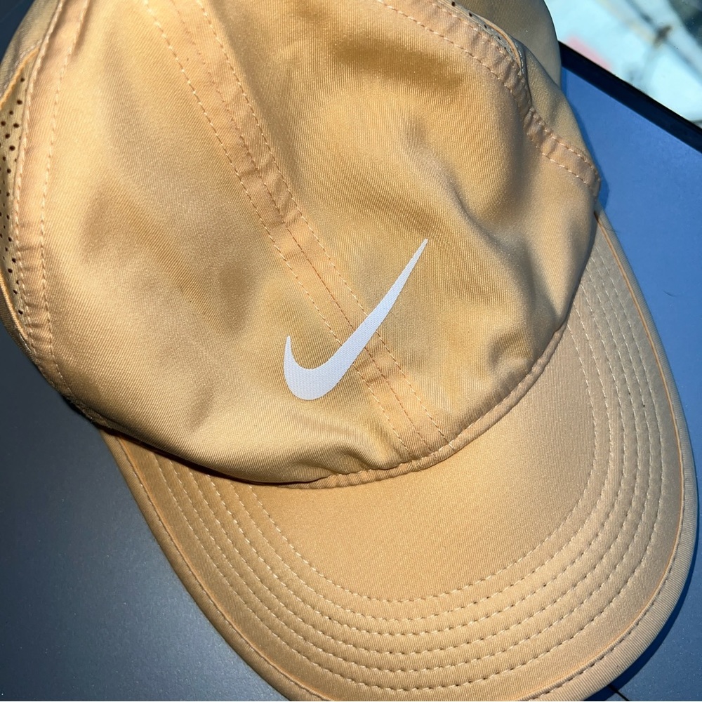 Nike Running Hat - Picture 3 of 3